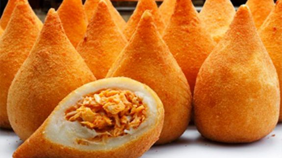 ricetta-coxinha-de-frango-arrancini-brasiliani-al-pollo-575x359.jpg